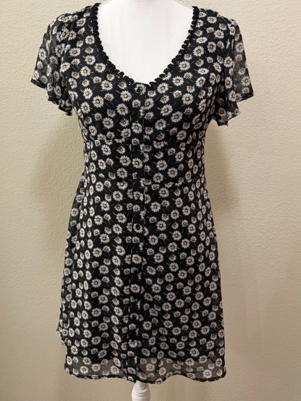 Self Esteem black with daisy print mini dress, button down short sleeve, Med